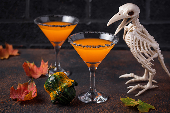 Halloweens drink pumpkin martini cocktail