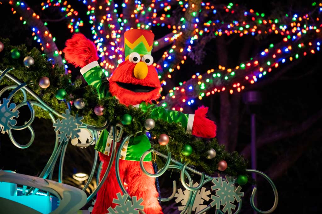 Elmo dressed as Christmas toy soldier at SeaWorld Orlando
